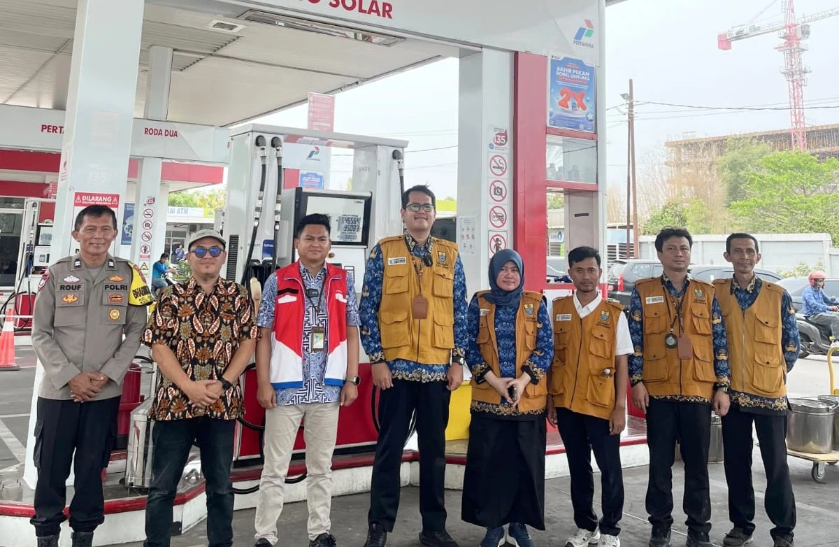 DKUKMPP Lakukan Pengawasan Takaran BBM di Dua SPBU Coco Kota Cirebon